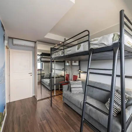 Apartment Style *